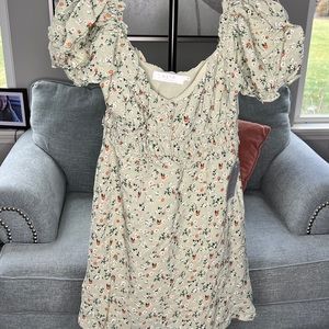 Women puff sleeve dress by astr the label, floral mini dress size L